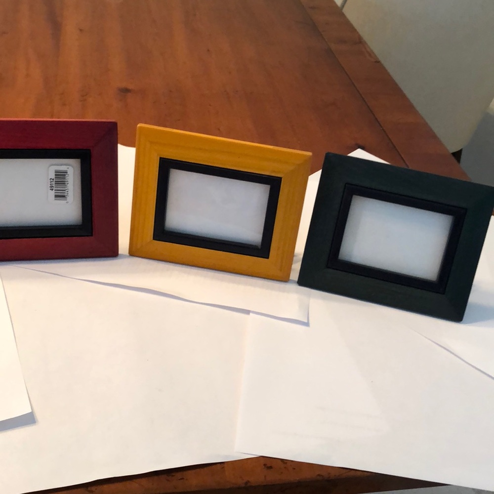 3 Wooden Wallet Pic Frames - Picture 2 of 6
